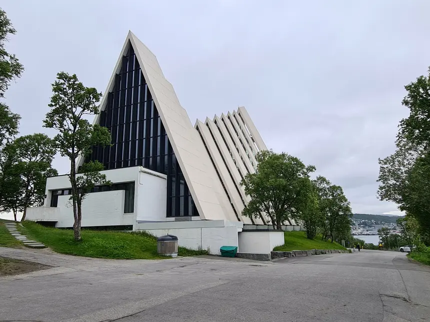 Eismeerkathedrale und Tromsøbrua