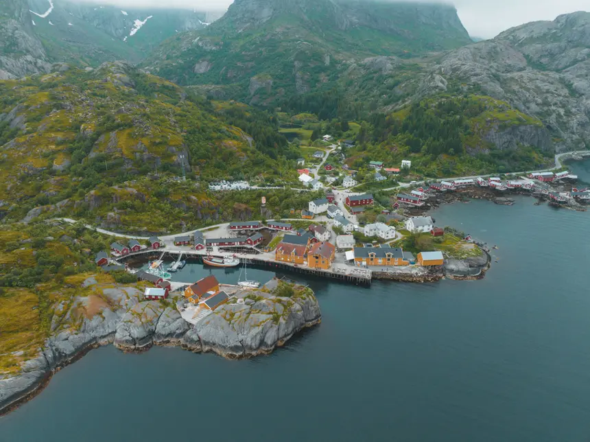 Nusfjord, Ramberg und das Gelbe Haus