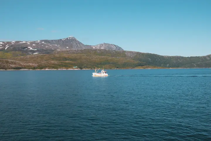 Fähre von Brensholmen nach Botnhamn (Senja)