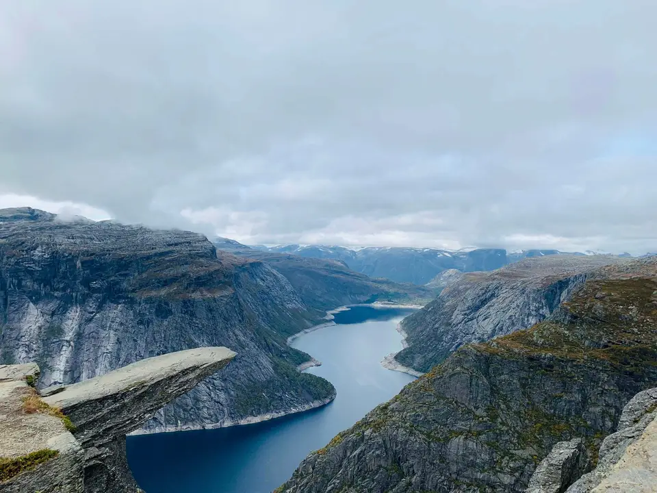 Geführte Trolltunga-Wanderung