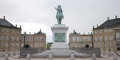 Schloss Amalienborg-min